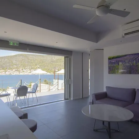 Lavender Cove 3*