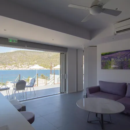 Lavender Cove 4*