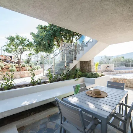 Lavender Cove Aparthotel Korfos