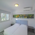 Lavender Cove Aparthotel