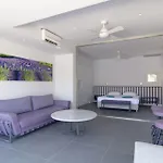 Aparthotel Lavender Cove 4*