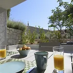 Lavender Cove Appart hôtel 4*