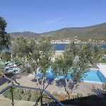 Aparthotel Lavender Cove 4*