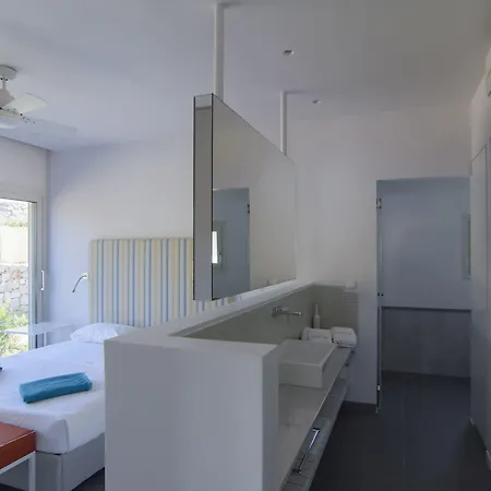 Lavender Cove Корфос