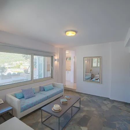 Lavender Cove Aparthotel 4*