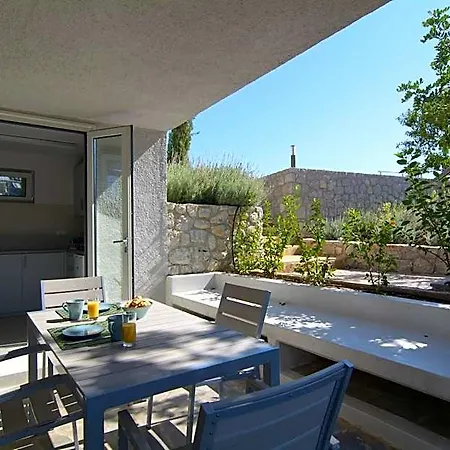 Lavender Cove 4*