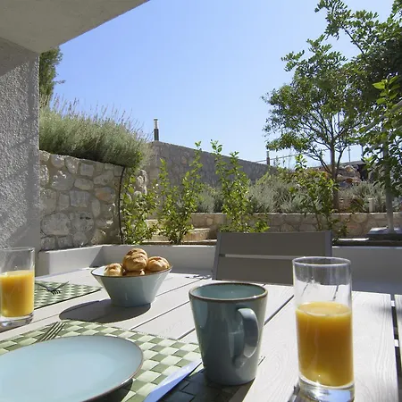 Lavender Cove Appart hôtel 3*