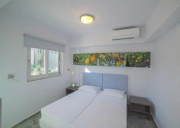 Lavender Cove Aparthotel