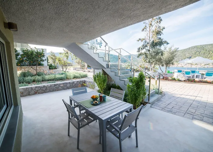 Lavender Cove Aparthotel Kórfos