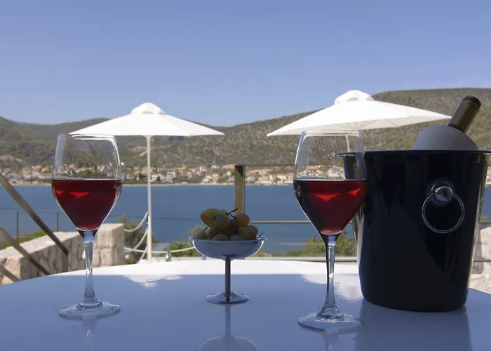 Lavender Cove Aparthotel