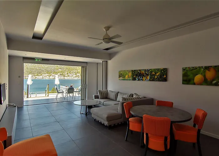 Lavender Cove Aparthotel Kórfos