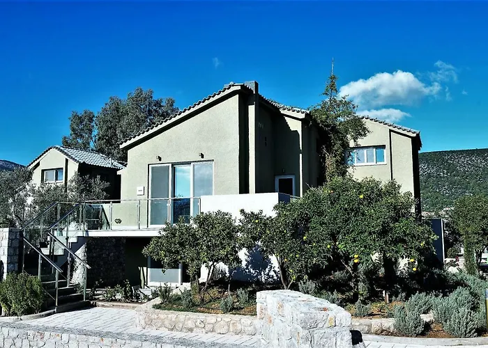 Lavender Cove Aparthotel 4*